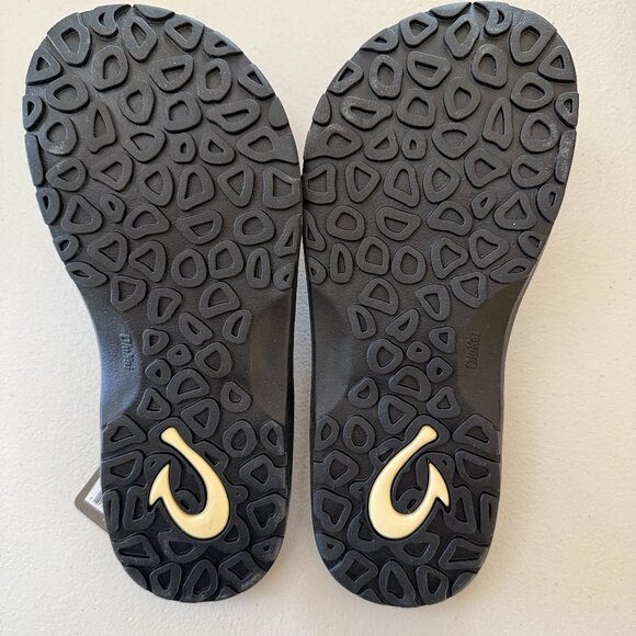 OluKai Men's Sandals / Flip-flops Size 7 in the Kona Color - Picture 2 of 3